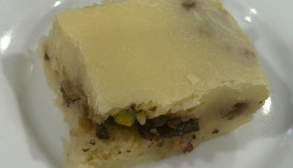 Glutinous Rice Flour Mochi Cake (Layered Nuts and Brown Sugar)